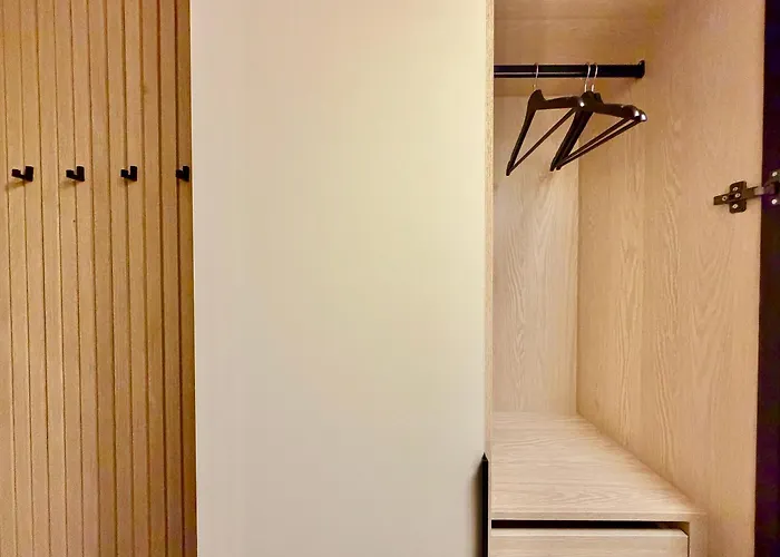 Luxury Modern Near Metro *
