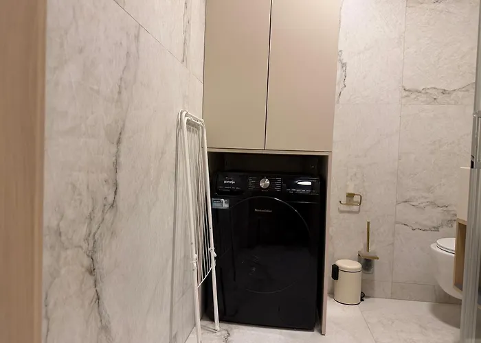 Luxury Modern Near Metro *