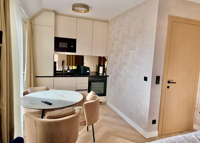 Luxury Modern Near Metro Daire